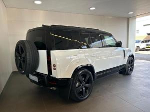 Land Rover Defender 110 D350 X-Dynamic HSE - Image 7