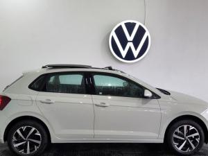 Volkswagen Polo hatch 1.0TSI Life manual - Image 3