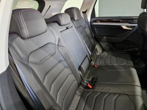 Volkswagen Touareg V6 TDI Elegance - Image 16