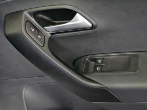 Volkswagen Polo Vivo hatch 1.6 Life - Image 17