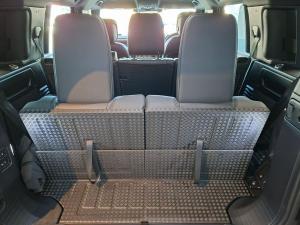 Land Rover Defender 110 D350 X-Dynamic HSE - Image 25