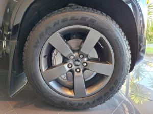 Land Rover Defender 110 D350 X-Dynamic HSE - Image 28