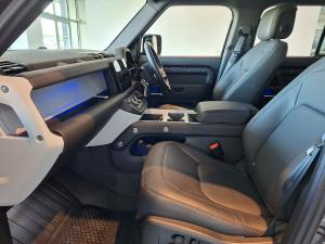 Land Rover Defender 110 D350 X-Dynamic HSE - Image 29