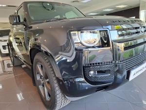 Land Rover Defender 110 D350 X-Dynamic HSE - Image 4