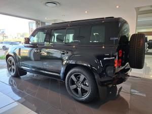 Land Rover Defender 110 D350 X-Dynamic HSE - Image 9