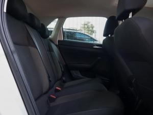 Volkswagen Polo hatch 1.0TSI Life manual - Image 11