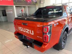 Isuzu D-Max 3.0TD double cab V-Cross 4x4 - Image 11