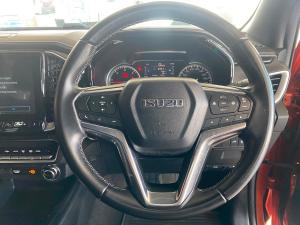 Isuzu D-Max 3.0TD double cab V-Cross 4x4 - Image 22