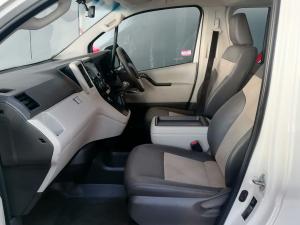 Toyota Quantum 2.8 LWB bus 11-seater GL - Image 17