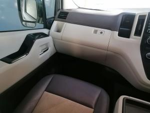 Toyota Quantum 2.8 LWB bus 11-seater GL - Image 21
