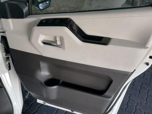 Toyota Quantum 2.8 LWB bus 11-seater GL - Image 28