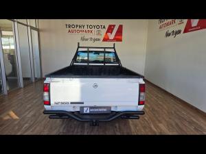 Nissan NP300 Hardbody 2 - Image 5