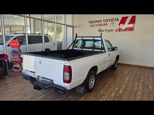 Nissan NP300 Hardbody 2 - Image 2