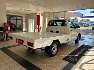 Toyota Hilux 2.4GD single cab chassis cab - Image 2