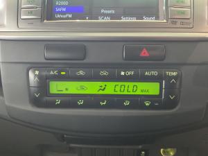 Toyota Hilux 3.0D-4D double cab 4x4 Raider Dakar edition - Image 15