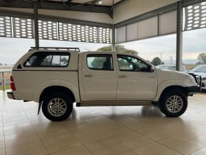 Toyota Hilux 3.0D-4D double cab 4x4 Raider Dakar edition - Image 3