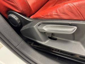 Volkswagen Golf 2.0TDI Comfortline - Image 17