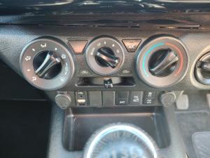 Toyota Hilux 2.8GD-6 Xtra cab 4x4 Legend manual - Image 16