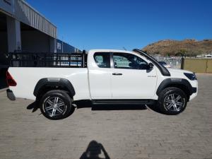 Toyota Hilux 2.8GD-6 Xtra cab 4x4 Legend manual - Image 3