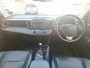 Toyota RAV4 2.2D-4D AWD VX - Image 6