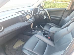 Toyota RAV4 2.2D-4D AWD VX - Image 7