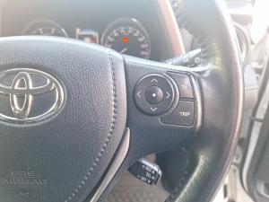 Toyota RAV4 2.2D-4D AWD VX - Image 10
