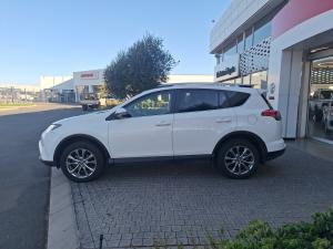 Toyota RAV4 2.2D-4D AWD VX - Image 22