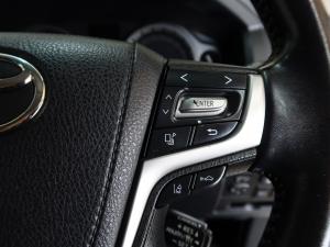 Toyota Land Cruiser 200 4.5D-4D V8 VX-R - Image 10