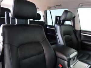 Toyota Land Cruiser 200 4.5D-4D V8 VX-R - Image 18