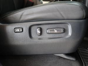 Toyota Land Cruiser 200 4.5D-4D V8 VX-R - Image 20