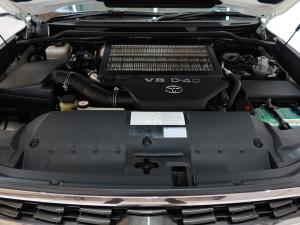 Toyota Land Cruiser 200 4.5D-4D V8 VX-R - Image 23