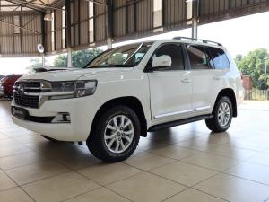 Toyota Land Cruiser 200 4.5D-4D V8 VX-R - Image 24
