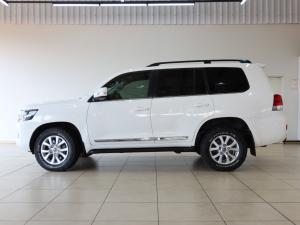 Toyota Land Cruiser 200 4.5D-4D V8 VX-R - Image 26