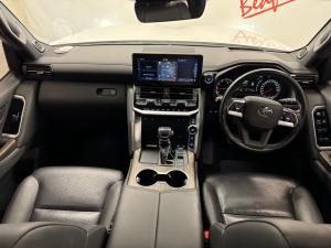 Toyota Land Cruiser 300 3.5T ZX - Image 6