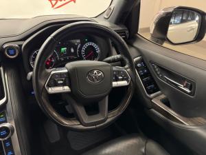 Toyota Land Cruiser 300 3.5T ZX - Image 8