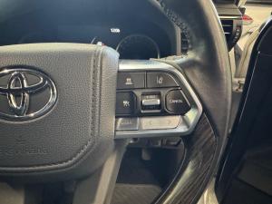 Toyota Land Cruiser 300 3.5T ZX - Image 10