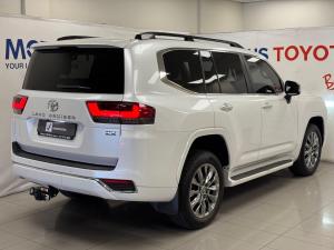 Toyota Land Cruiser 300 3.5T ZX - Image 2