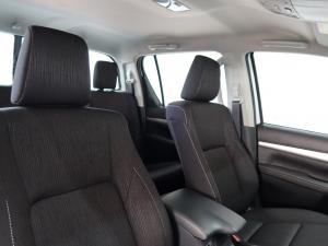 Toyota Hilux 2.4GD-6 double cab 4x4 Raider auto - Image 17