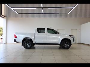 Toyota Hilux 2.4GD-6 double cab 4x4 Raider auto - Image 3