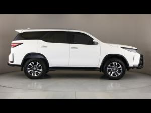Toyota Fortuner 2.4GD-6 4x4 - Image 3