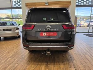 Toyota Land Cruiser 300 3.3D ZX - Image 5