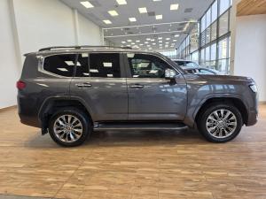 Toyota Land Cruiser 300 3.3D ZX - Image 3