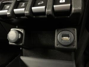 Suzuki Jimny 1.5 GLX - Image 16