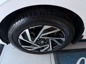 Hyundai I20 1.4 Executive automatic - Image 13
