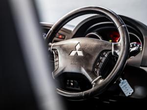Mitsubishi Pajero 5-door 3.2DI-D GLS - Image 15
