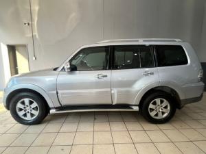 Mitsubishi Pajero 5-door 3.2DI-D GLS - Image 2