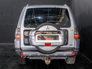 Mitsubishi Pajero 5-door 3.2DI-D GLS - Image 5