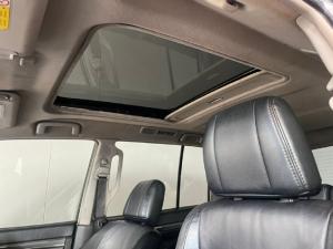 Mitsubishi Pajero 5-door 3.2DI-D GLS - Image 8