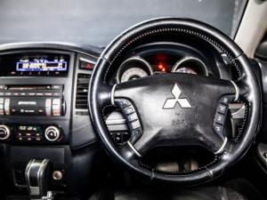 Mitsubishi Pajero 5-door 3.2DI-D GLS - Image 9