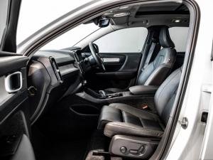 Volvo XC40 B4 Plus Dark - Image 8